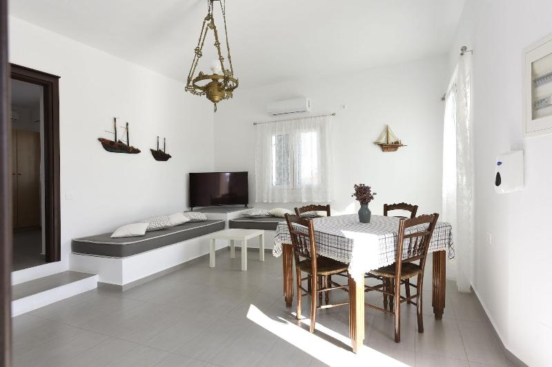 Tsakanos Home - Oda