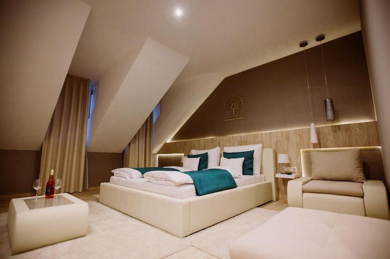 The Hotel Unforgettable - Hotel Tiliana by Homoky - Oda