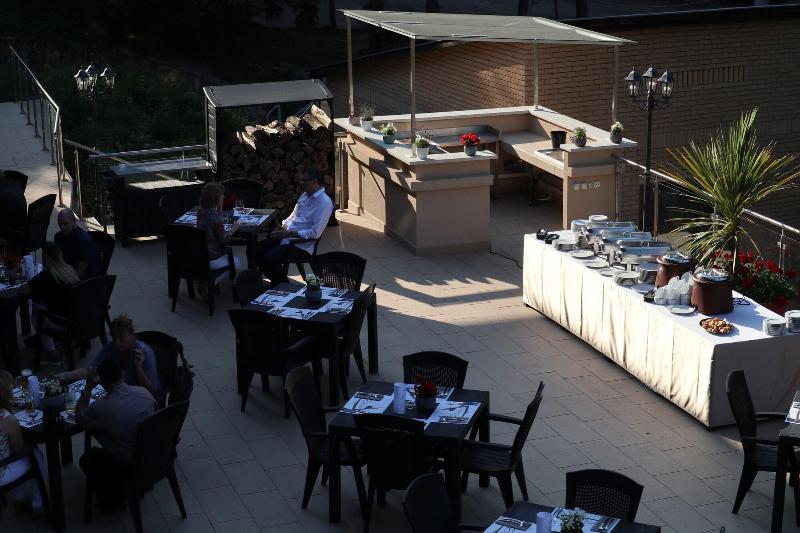 The Hotel Unforgettable - Hotel Tiliana by Homoky - Teras