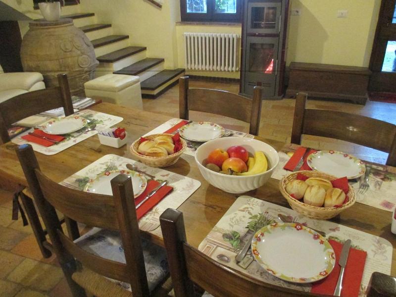 B&B All'Ombra di San Damiano - Restoran