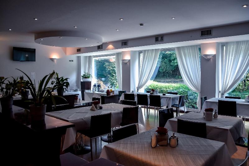 Aston Hotel - Restoran