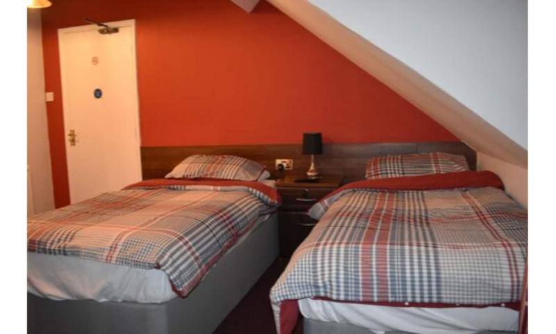 Swandown Hotel - Oda