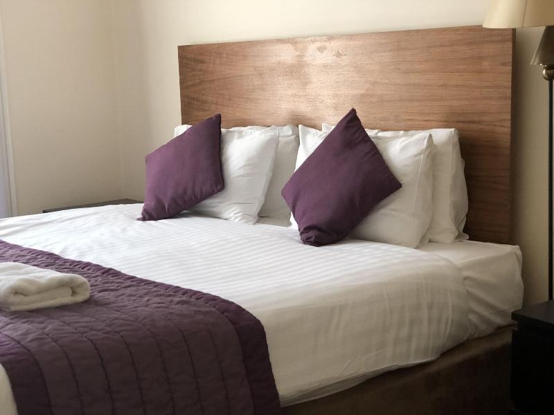 Cairn Hotel - Oda
