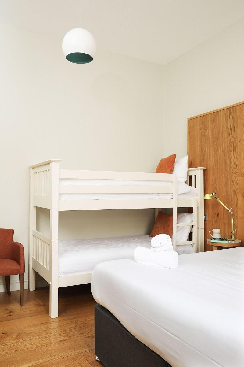 Cairn Hotel - Oda