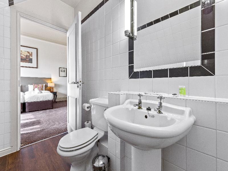 Harte and Garter Hotel - Oda