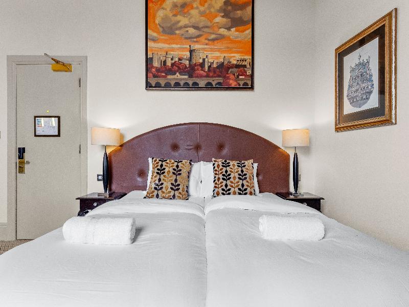 Harte and Garter Hotel - Oda