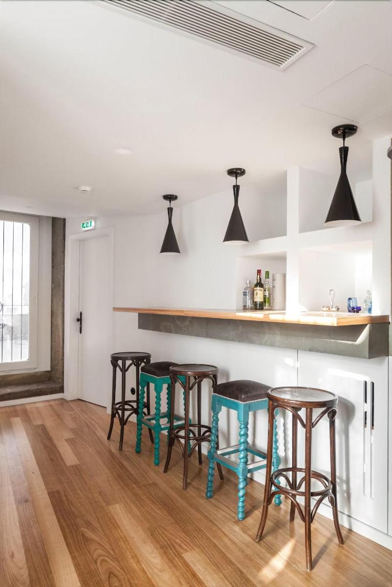 1872 River House - Bar