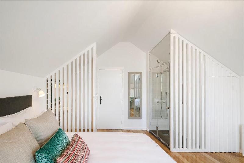 1872 River House - Oda