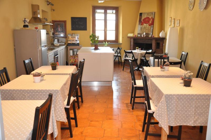 At Home Bed And Breakfast - Restoran