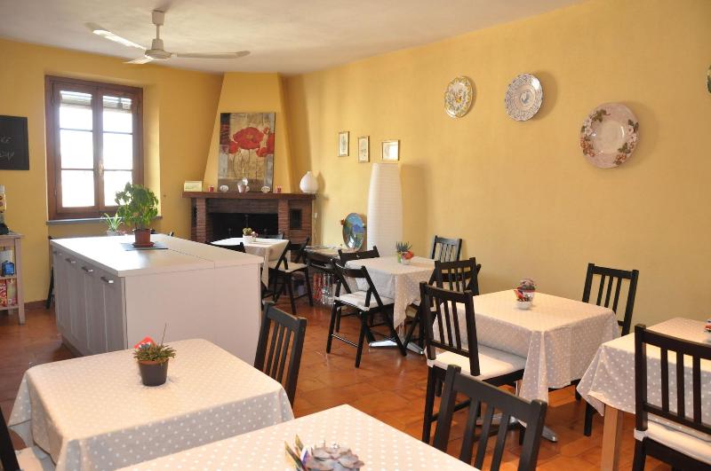At Home Bed And Breakfast - Restoran
