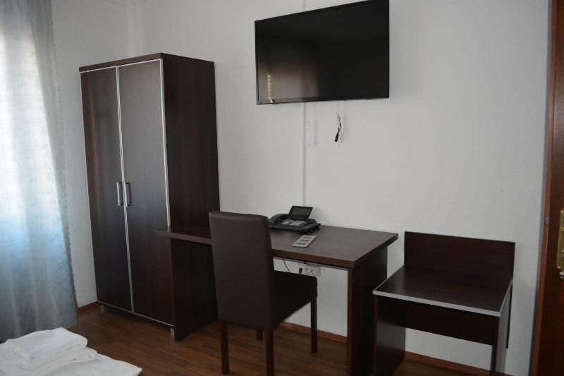 B&D Hotel - Oda