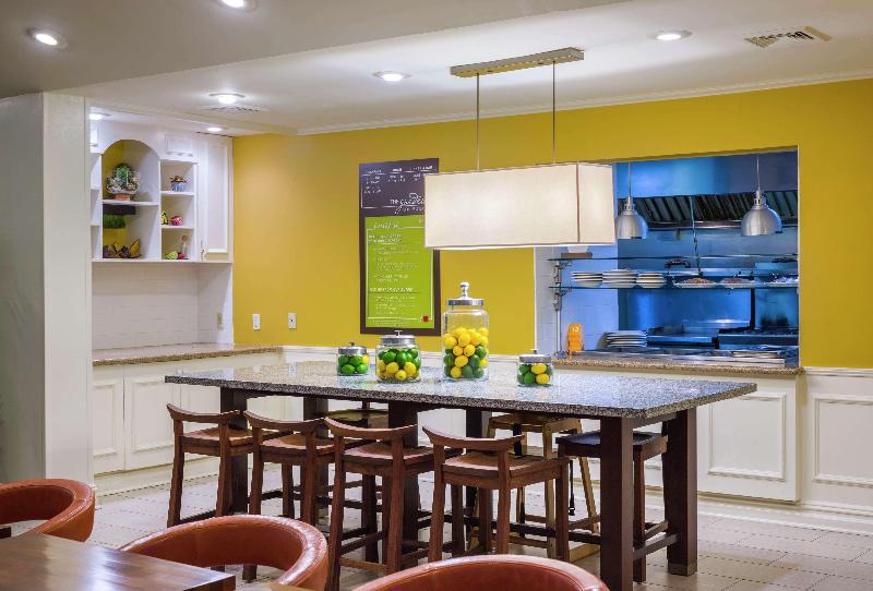 Hilton Garden Inn Queens/JFK Airport - Restoran
