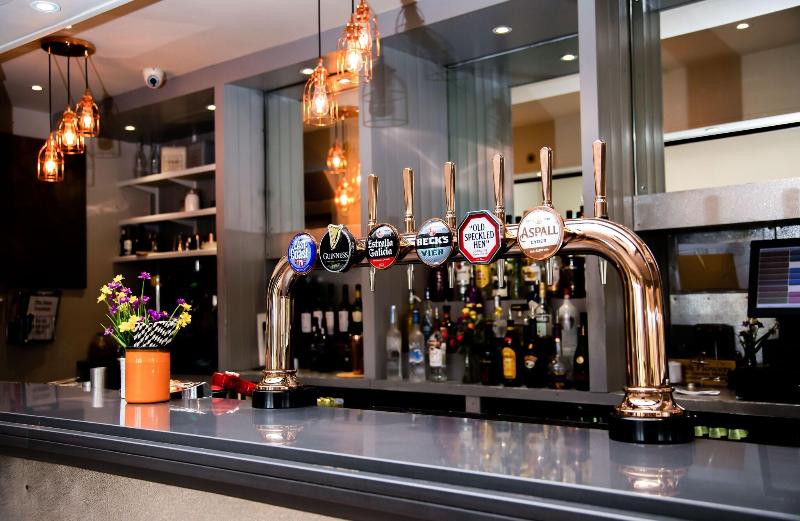 All Saints Hotel - Bar