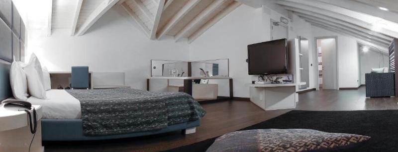 Blu 9 Hotel - Oda
