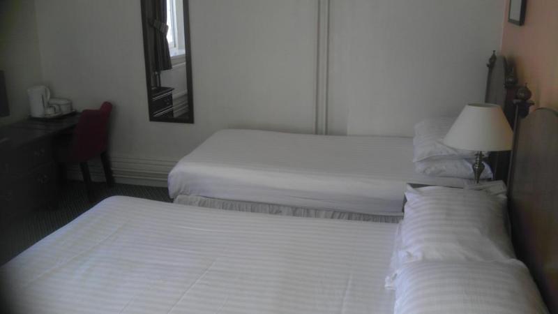 Royal Kings Arms Hotel - Genel