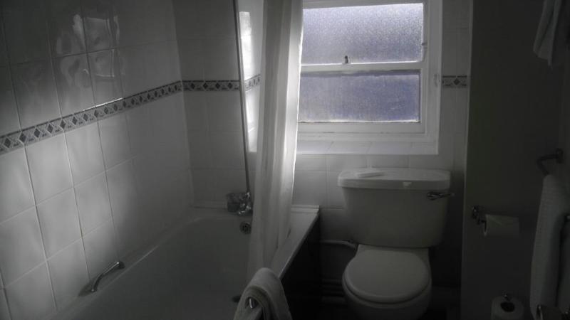Royal Kings Arms Hotel - Genel