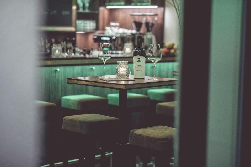 Bohemian Hotel - Bar