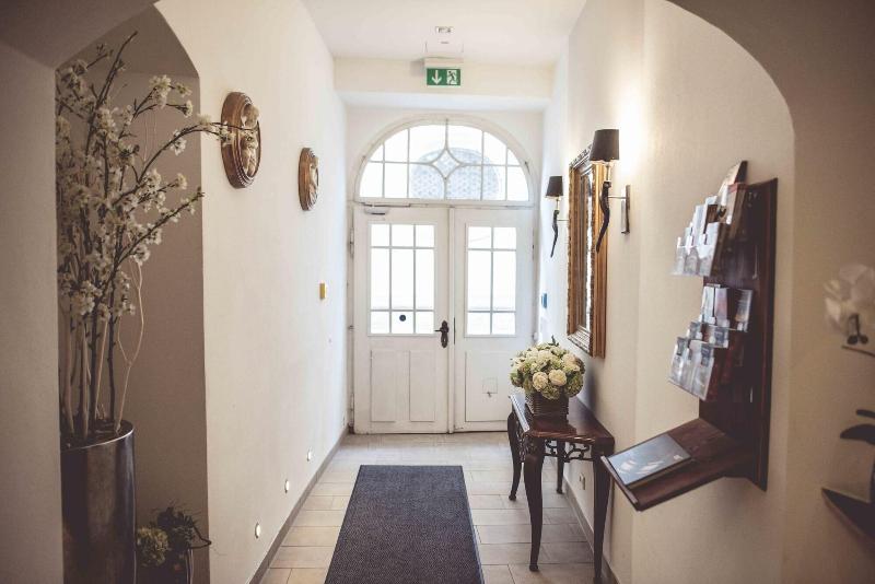 Bohemian Hotel - Lobi