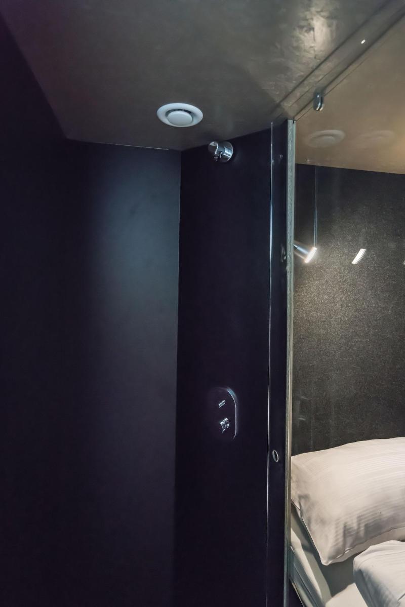 BoxHotel Göttingen (App based Hotel) - Oda