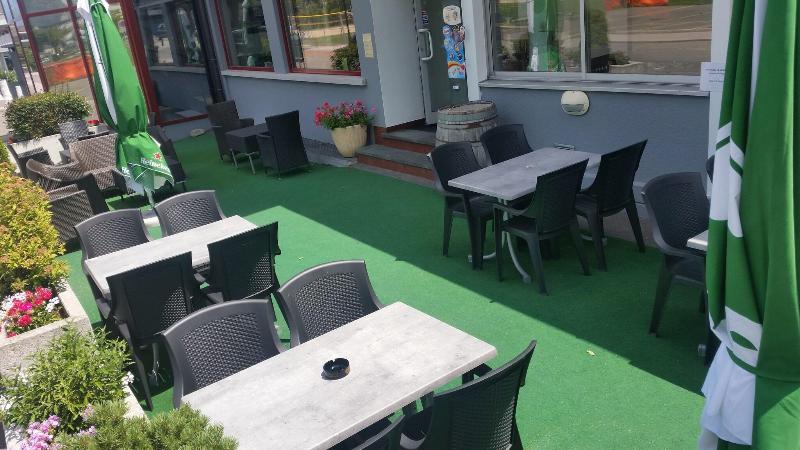 Motel Des Sports - Genel