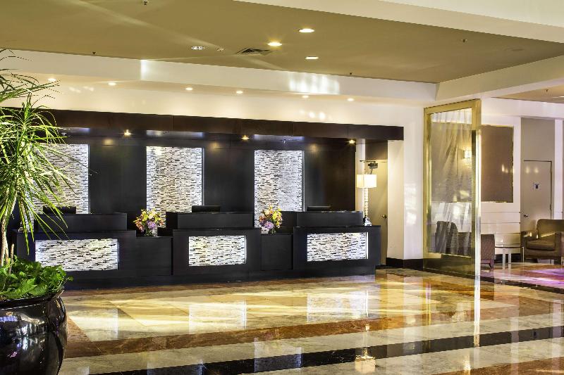 Doubletree By Hilton New York Laguardia Airport - Lobi