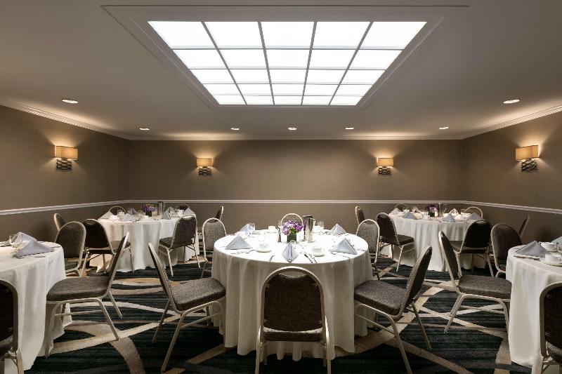 Doubletree By Hilton New York Laguardia Airport - Toplantı