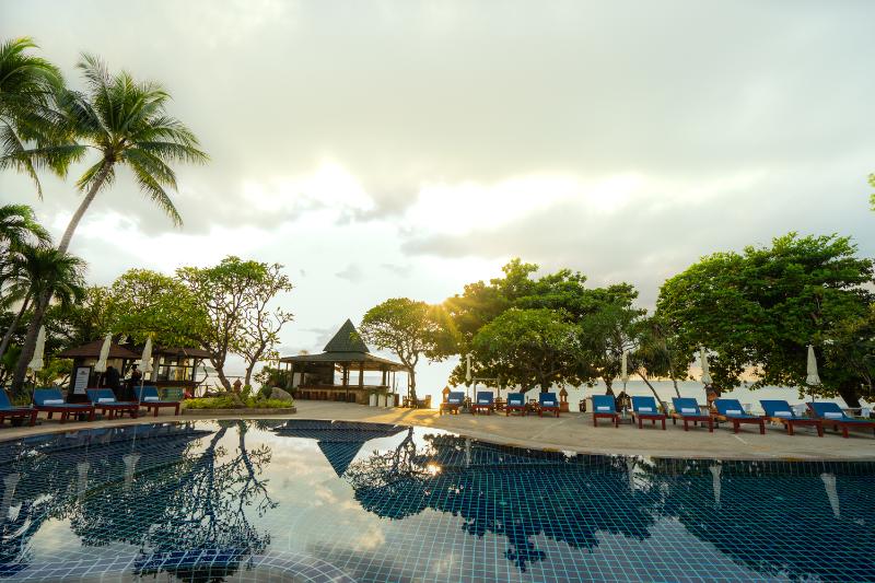 Chaweng Buri Resort - Havuz