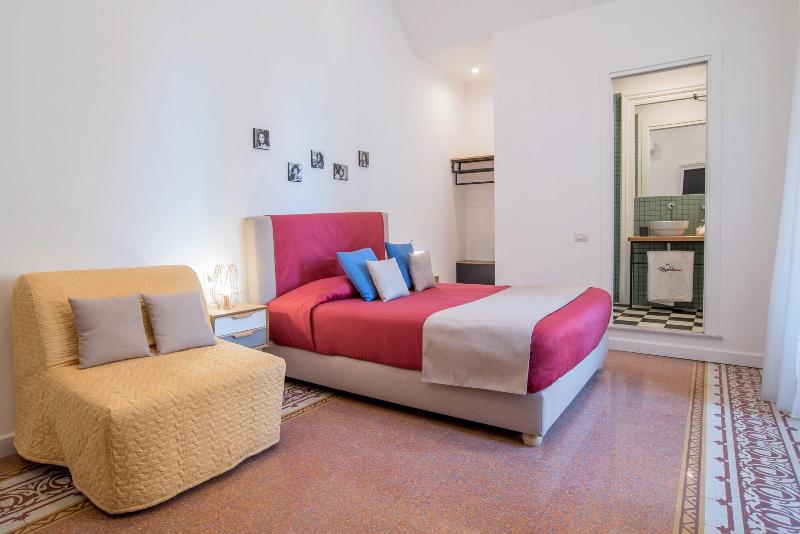 Napoliamo Guest House - Oda
