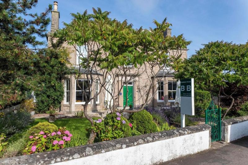 Cawdor House - Genel