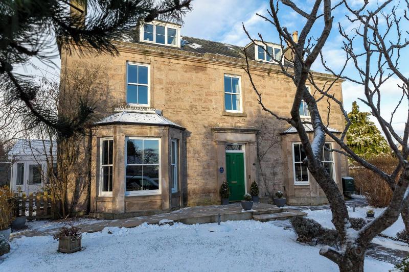 Cawdor House - Genel