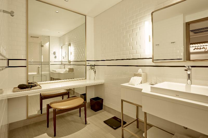 Montien Hotel Surawong Bangkok - Oda