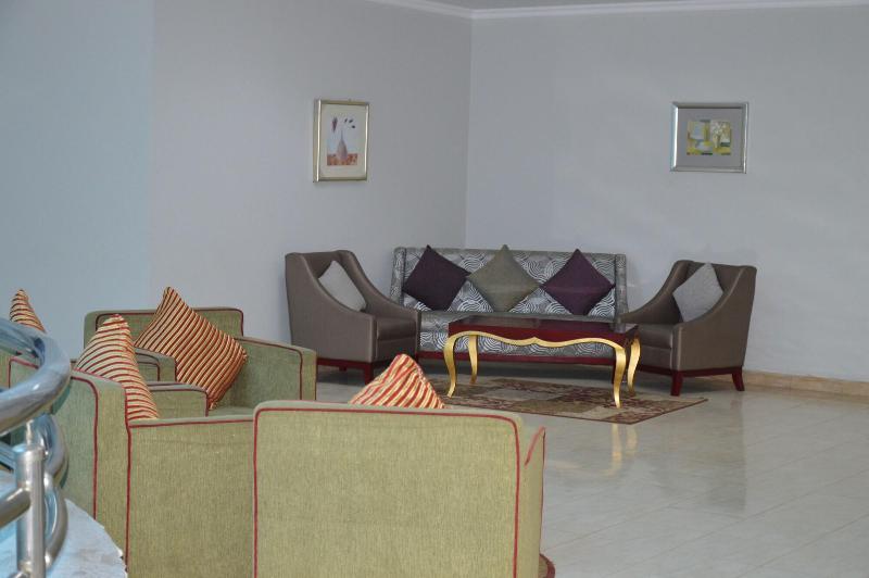 Glorious Hotel - Lobi