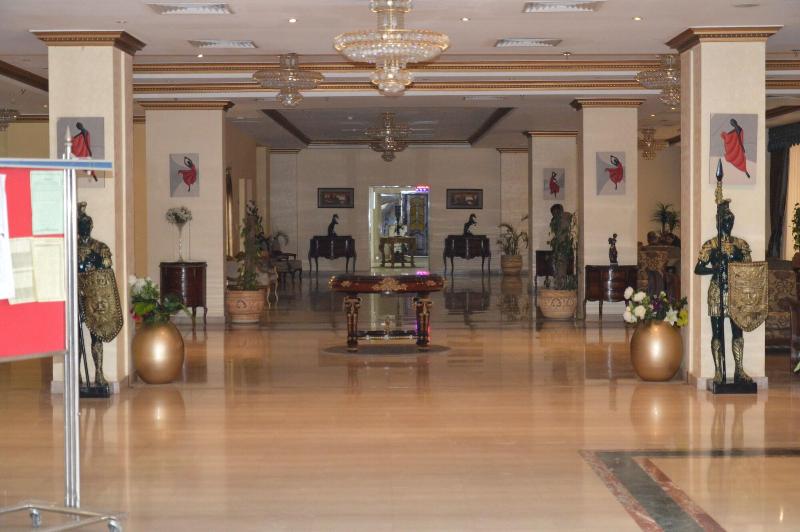 Glorious Hotel - Lobi