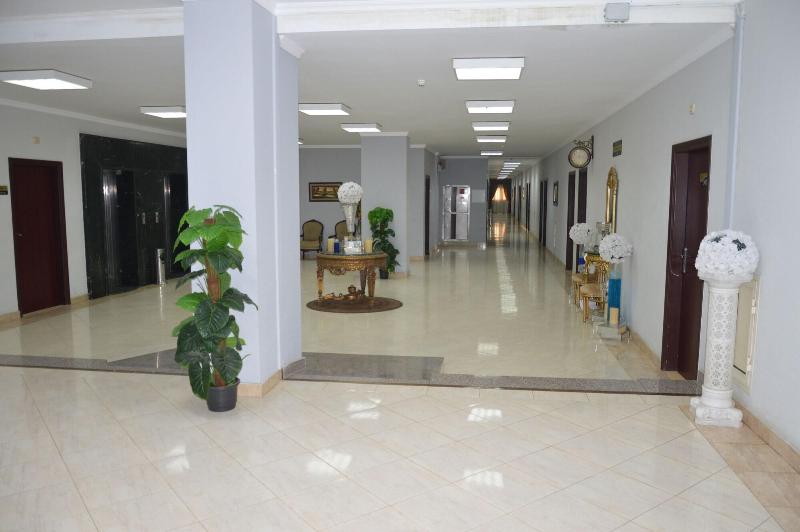Glorious Hotel - Lobi