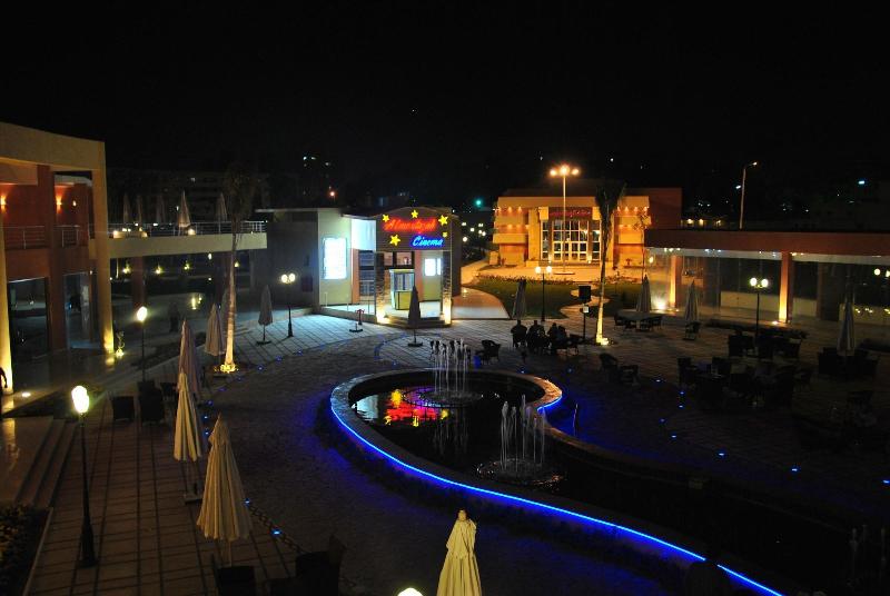 Glorious Hotel - Restoran