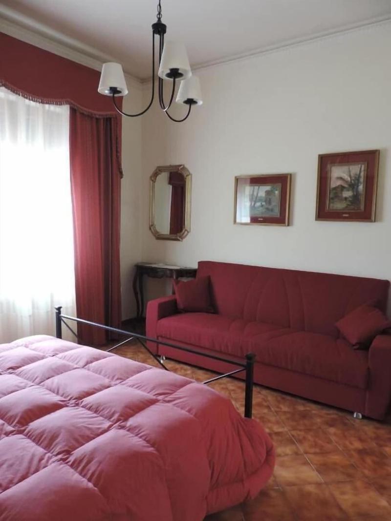 Chiantirooms Guesthouse - Oda