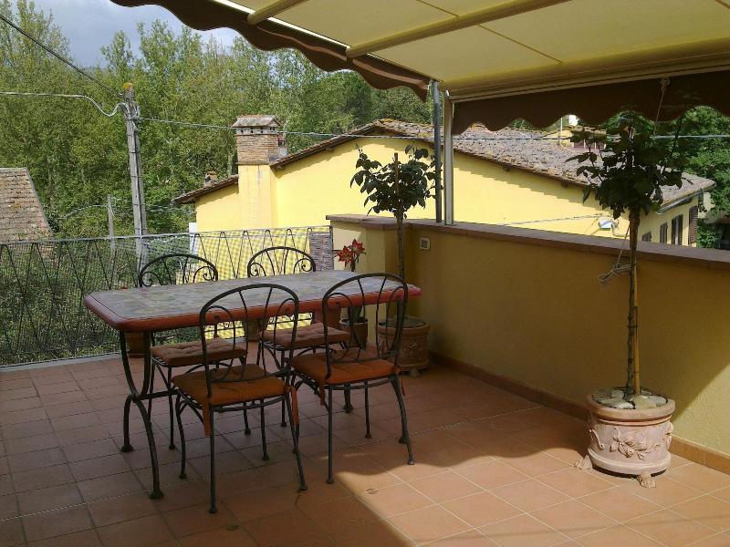 Chiantirooms Guesthouse - Oda