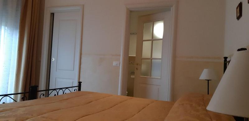 Chiantirooms Guesthouse - Oda