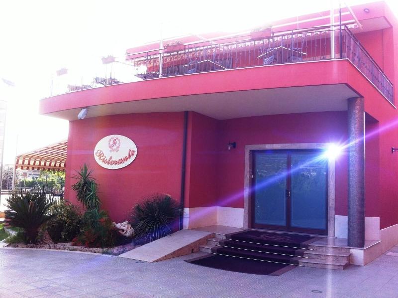 Cordial Hotel - Genel