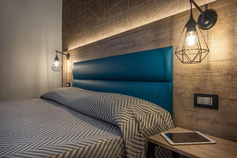 Cuneo Hotel - Oda