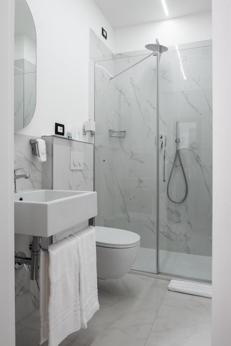 Cuneo Hotel - Oda
