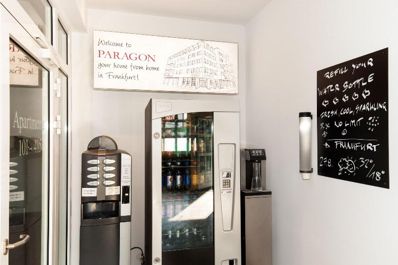 Paragon Apartments - Lobi
