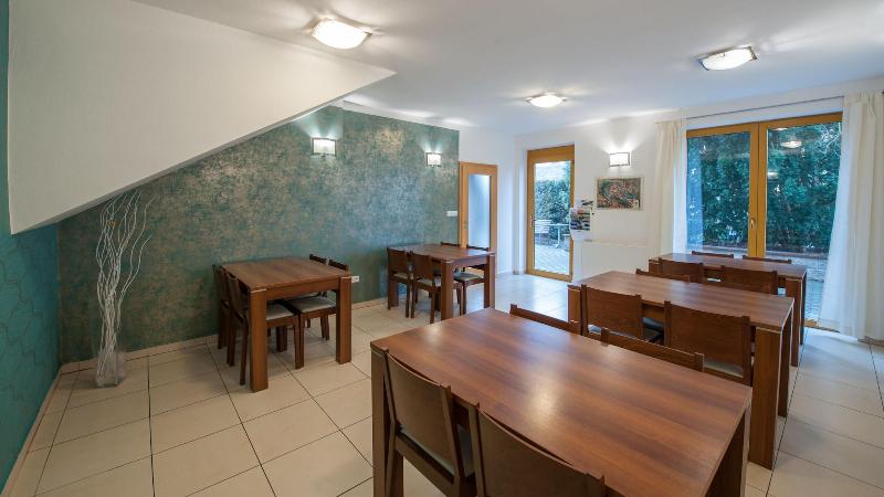 Hotel Garni Pod Skalkou - Lobi