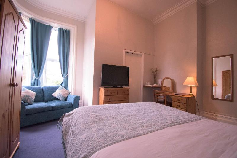 Pinegrove Hotel - Oda