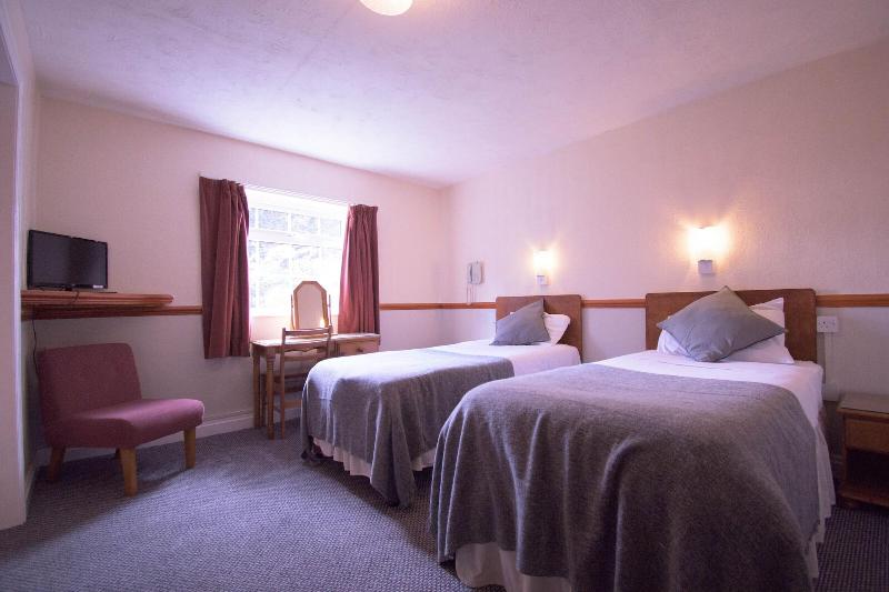 Pinegrove Hotel - Oda