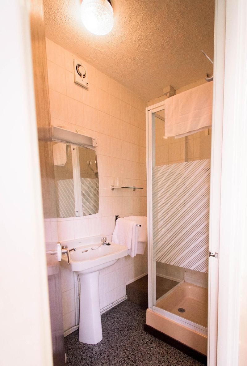 Pinegrove Hotel - Oda