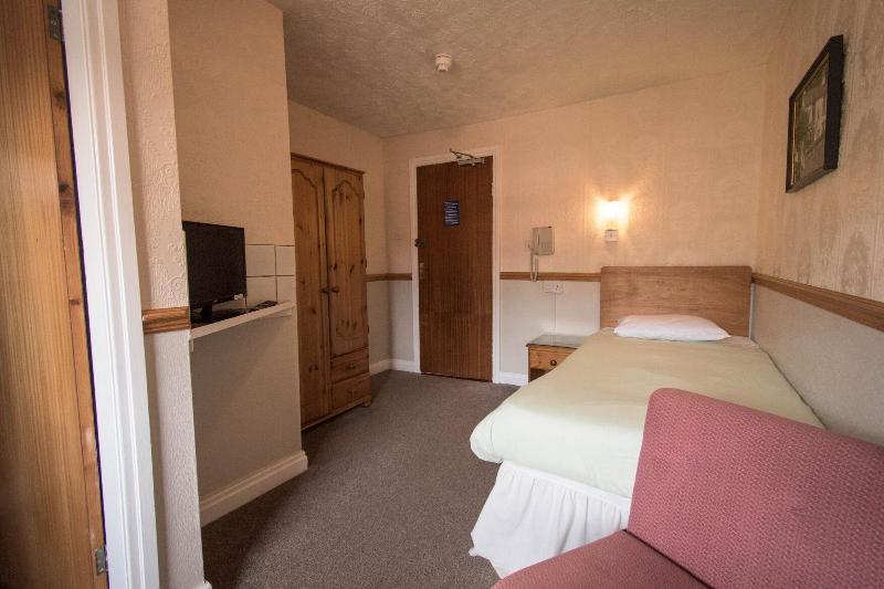 Pinegrove Hotel - Oda