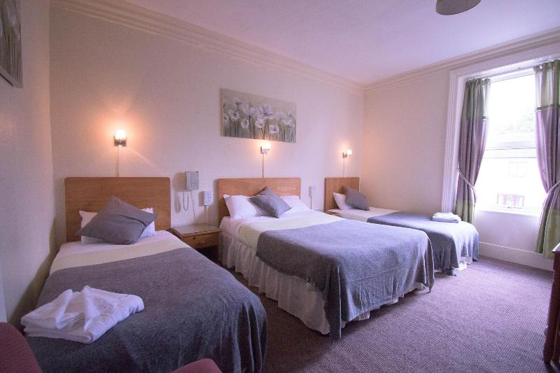 Pinegrove Hotel - Oda