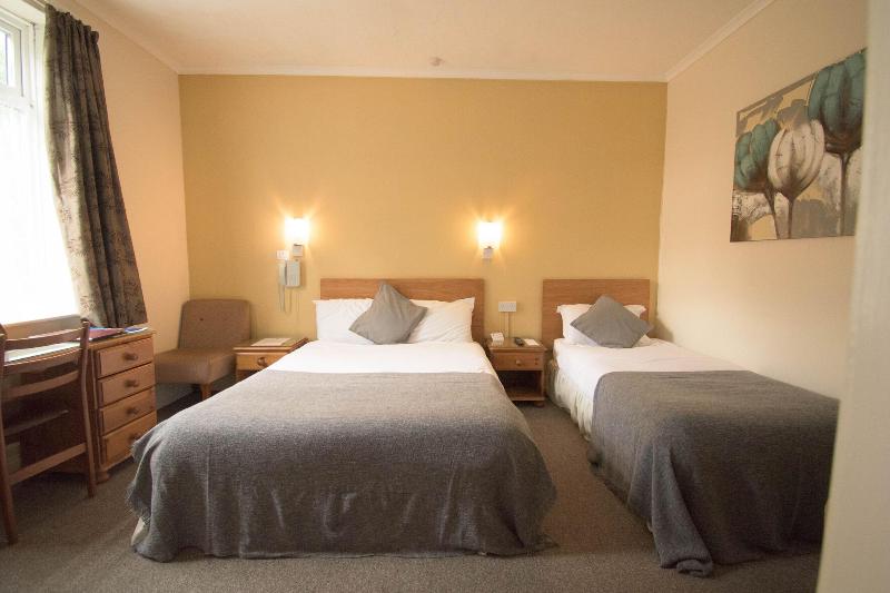 Pinegrove Hotel - Oda