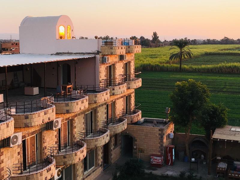 New Memnon Hotel - Genel